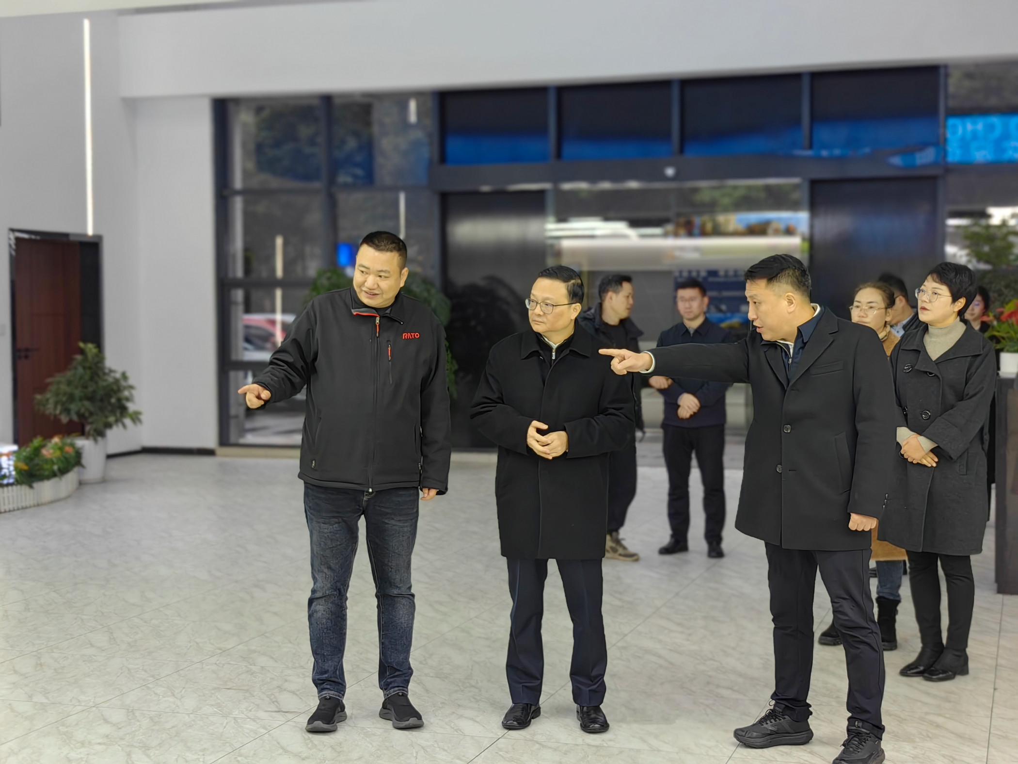 江津区委书记唐雄师一行莅临1xBET调研指导